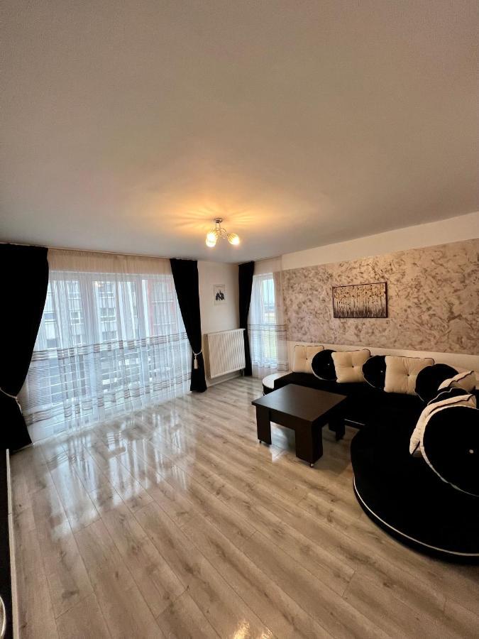 Moncler Family Apartment Брашов Екстериор снимка